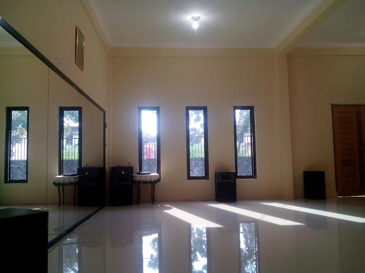 Pondok Cemara Hotel Medan Ngoại thất bức ảnh